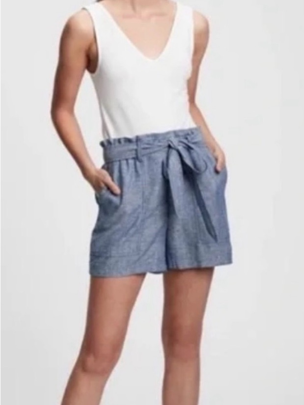 GAP - NWOT - Size XL Light Blue Paperbag Waist Linen Blend Shorts